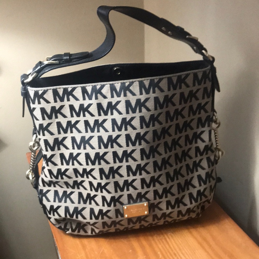 Michael Kors shoulder bag and matching wallet